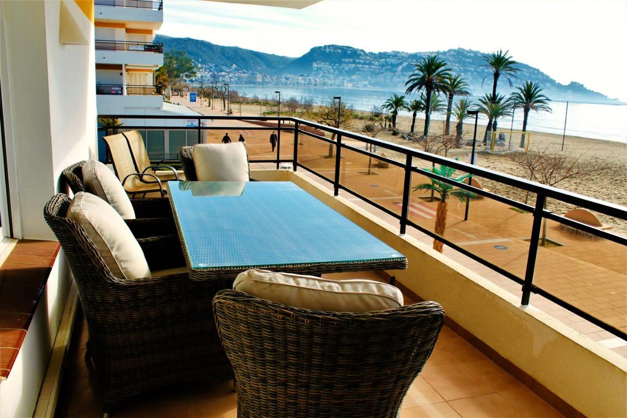 Roses Beach Luaran gambar