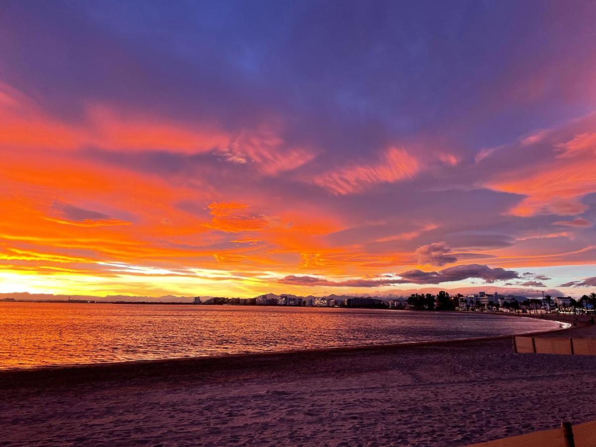Roses Beach Luaran gambar